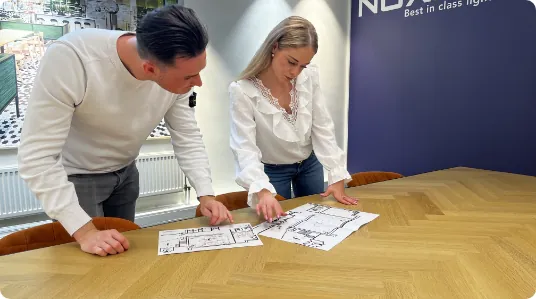 zwei Lichtexperten